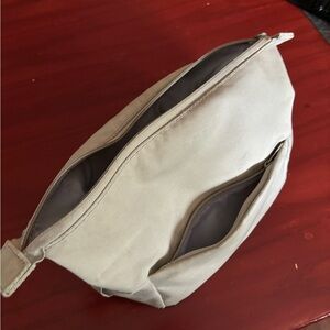 Everlane Catch all bag